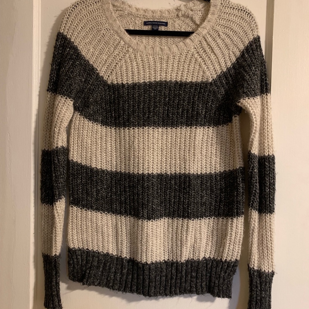 American eagle knit sweater
